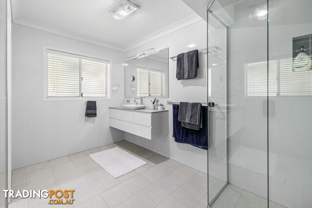 1 Bluebird Court THORNLANDS QLD 4164