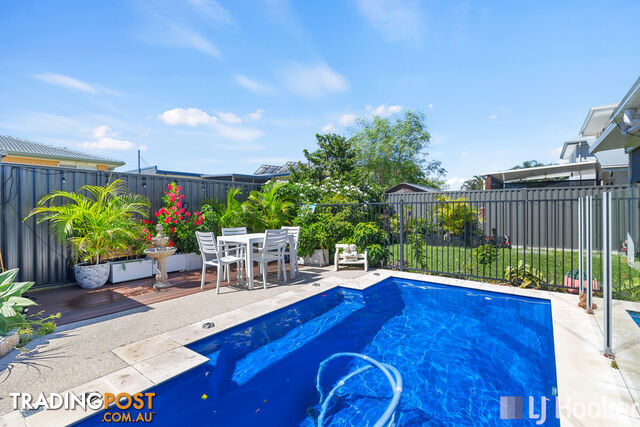 15 Simon Street VICTORIA POINT QLD 4165