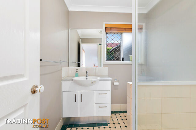 33 Seagull Street VICTORIA POINT QLD 4165