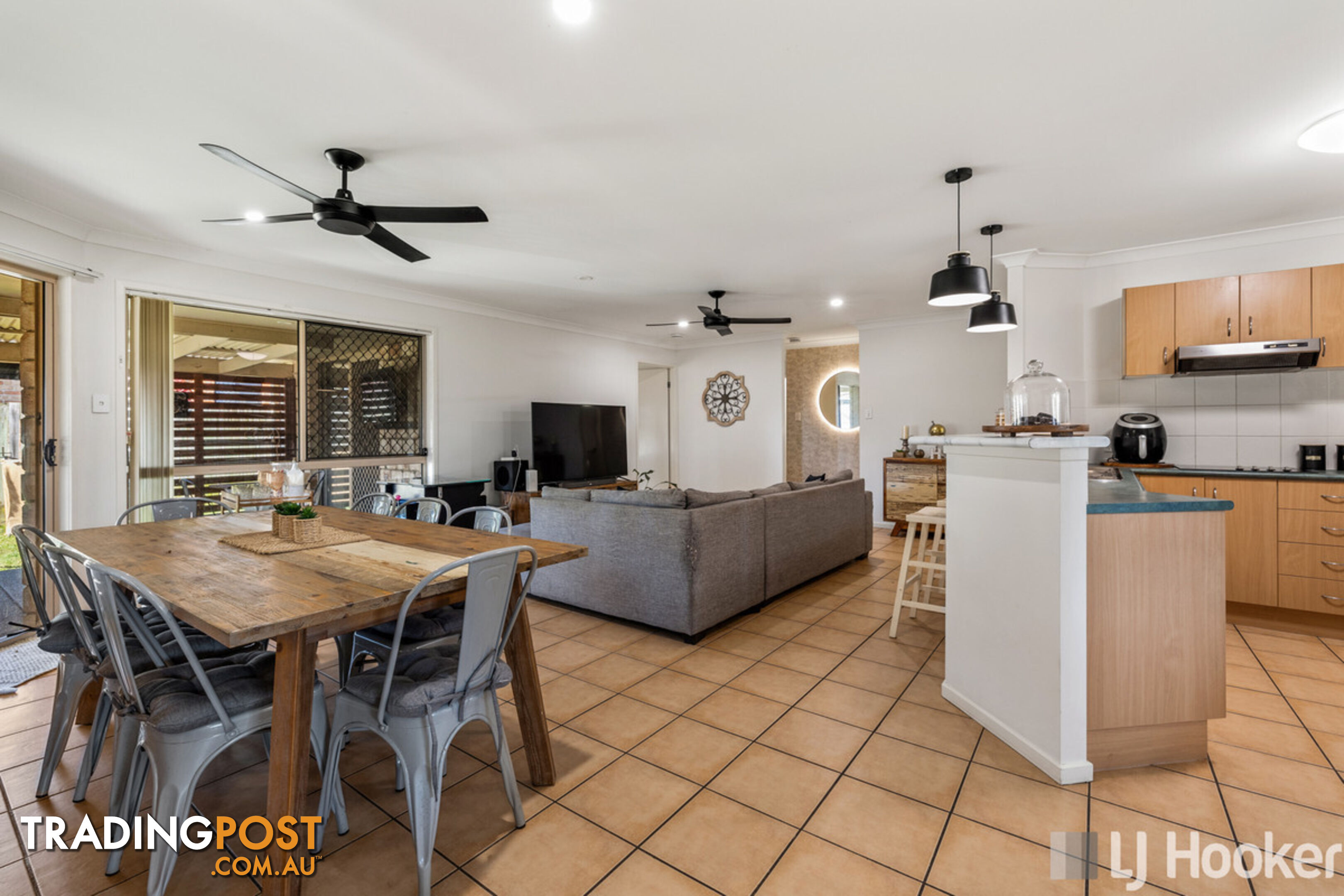 1 Themeda Court VICTORIA POINT QLD 4165