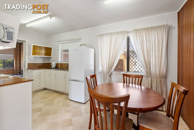 2 Dalkerry Street WYNNUM WEST QLD 4178