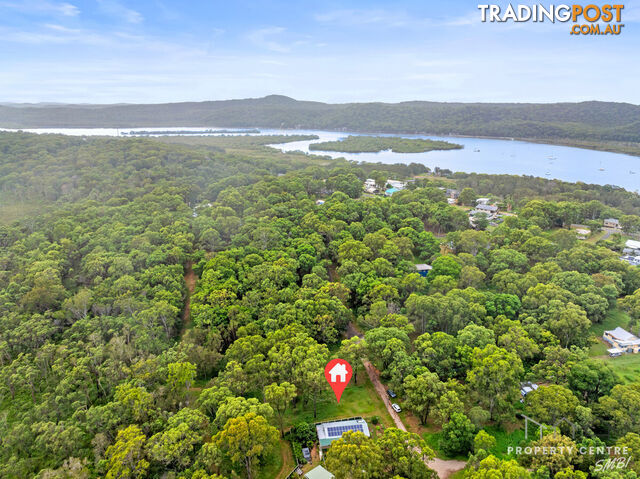 33 Lea-Weena Avenue RUSSELL ISLAND QLD 4184