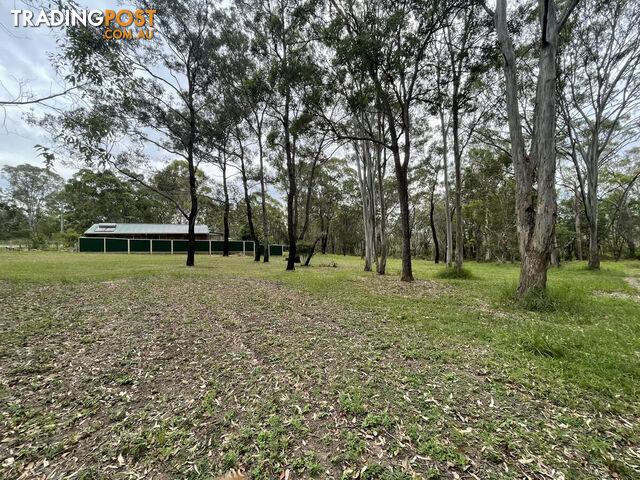 33 Lea-Weena Avenue RUSSELL ISLAND QLD 4184