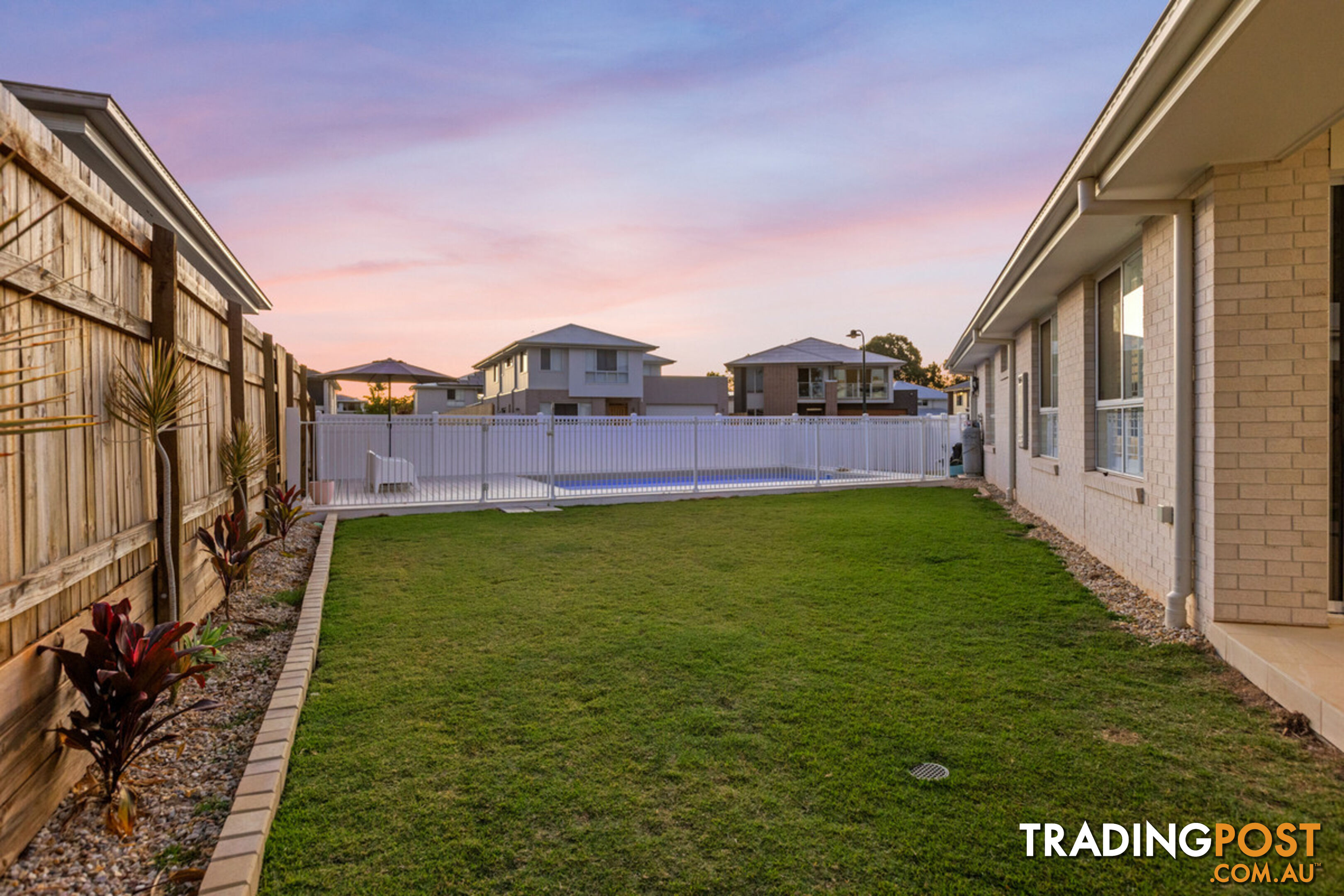 27 Radiance Crescent THORNLANDS QLD 4164