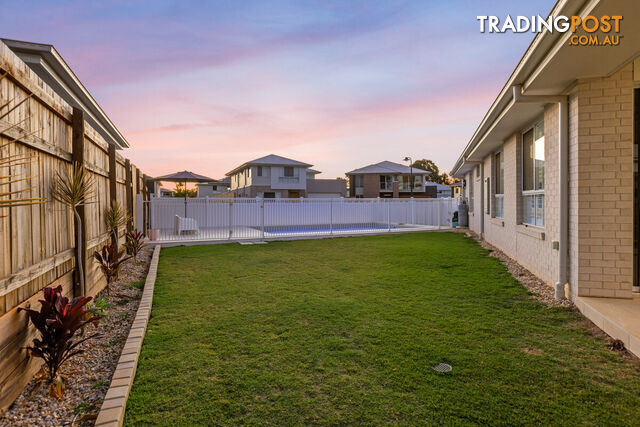 27 Radiance Crescent THORNLANDS QLD 4164