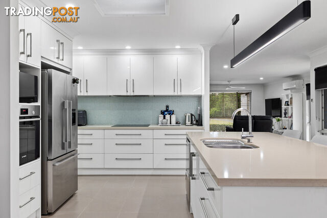 13 Korsman Drive THORNLANDS QLD 4164 - photo 5 of 25