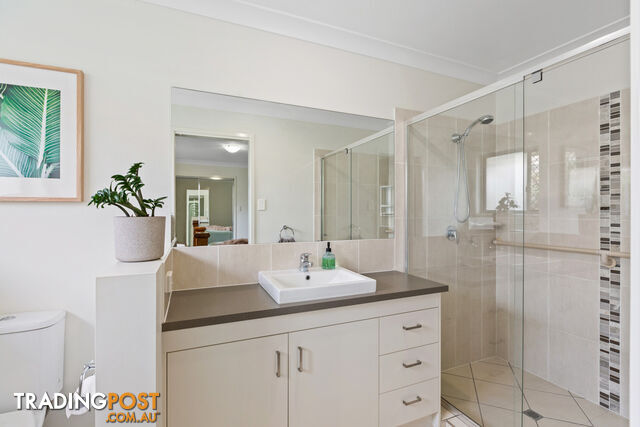 8 Willis Close REDLAND BAY QLD 4165