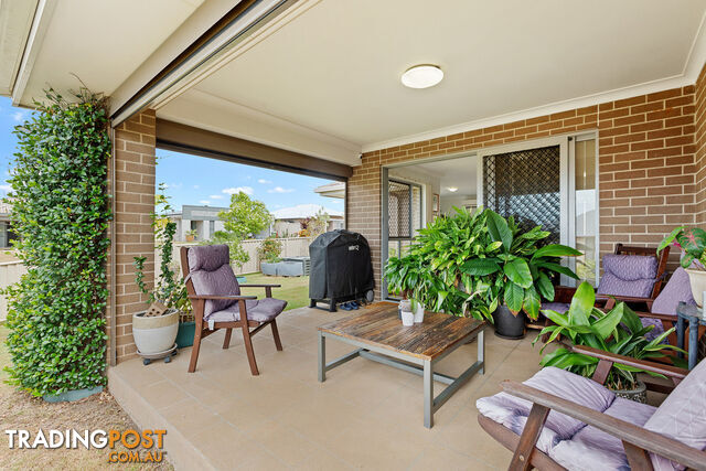 8 Willis Close REDLAND BAY QLD 4165