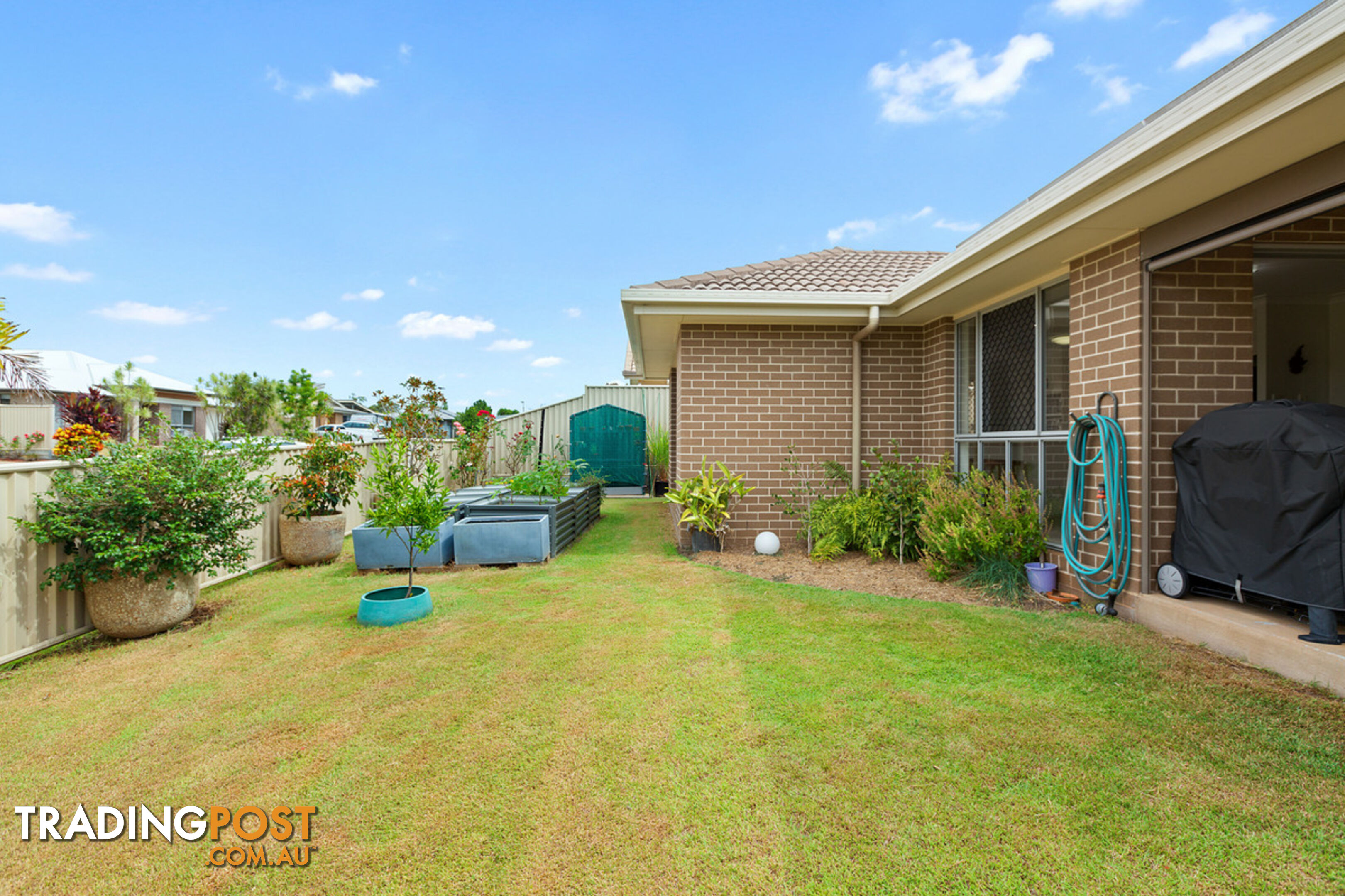 8 Willis Close REDLAND BAY QLD 4165