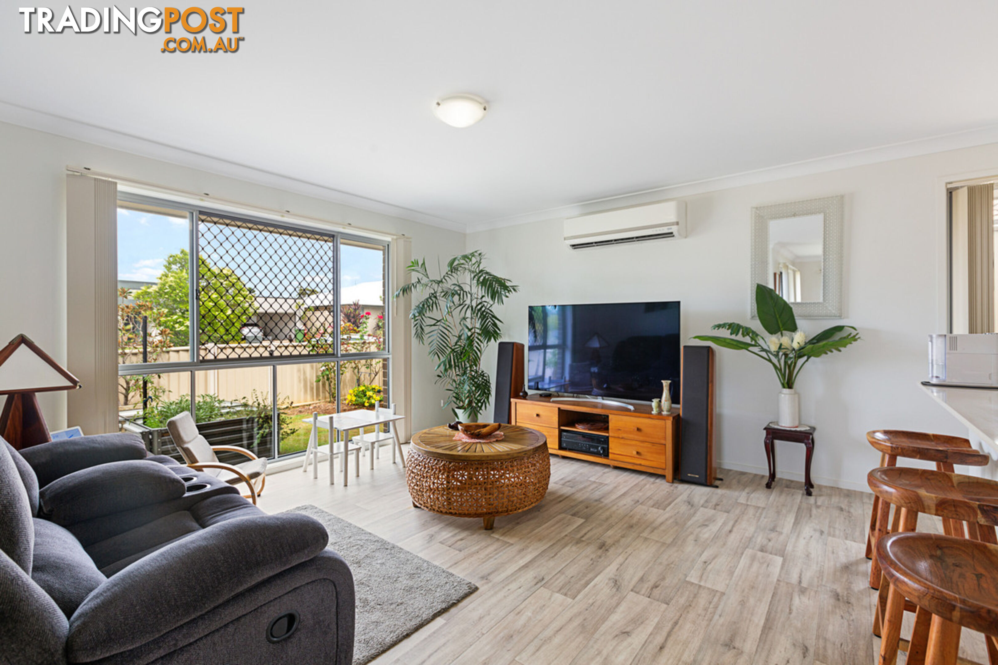 8 Willis Close REDLAND BAY QLD 4165