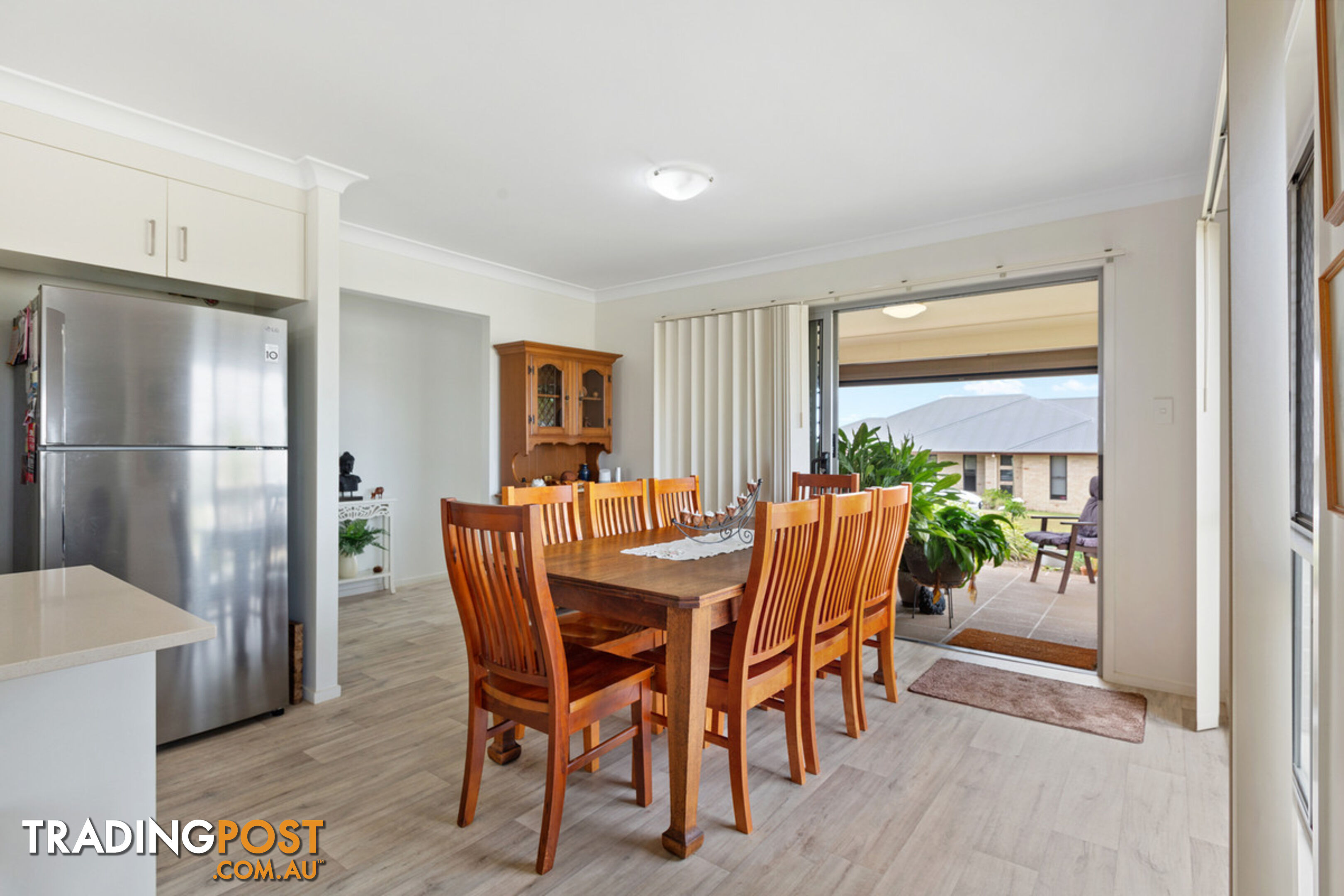 8 Willis Close REDLAND BAY QLD 4165