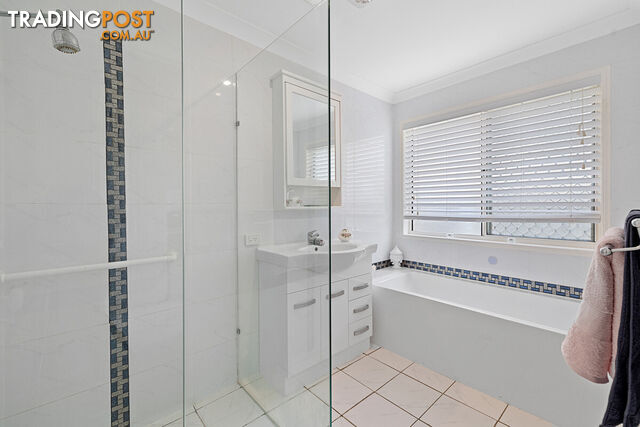 21 Beachside Court VICTORIA POINT QLD 4165