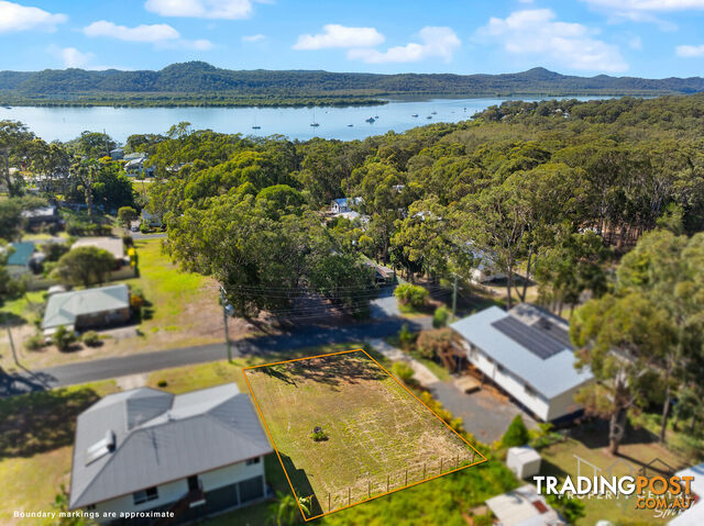 34 Trimaran Street RUSSELL ISLAND QLD 4184