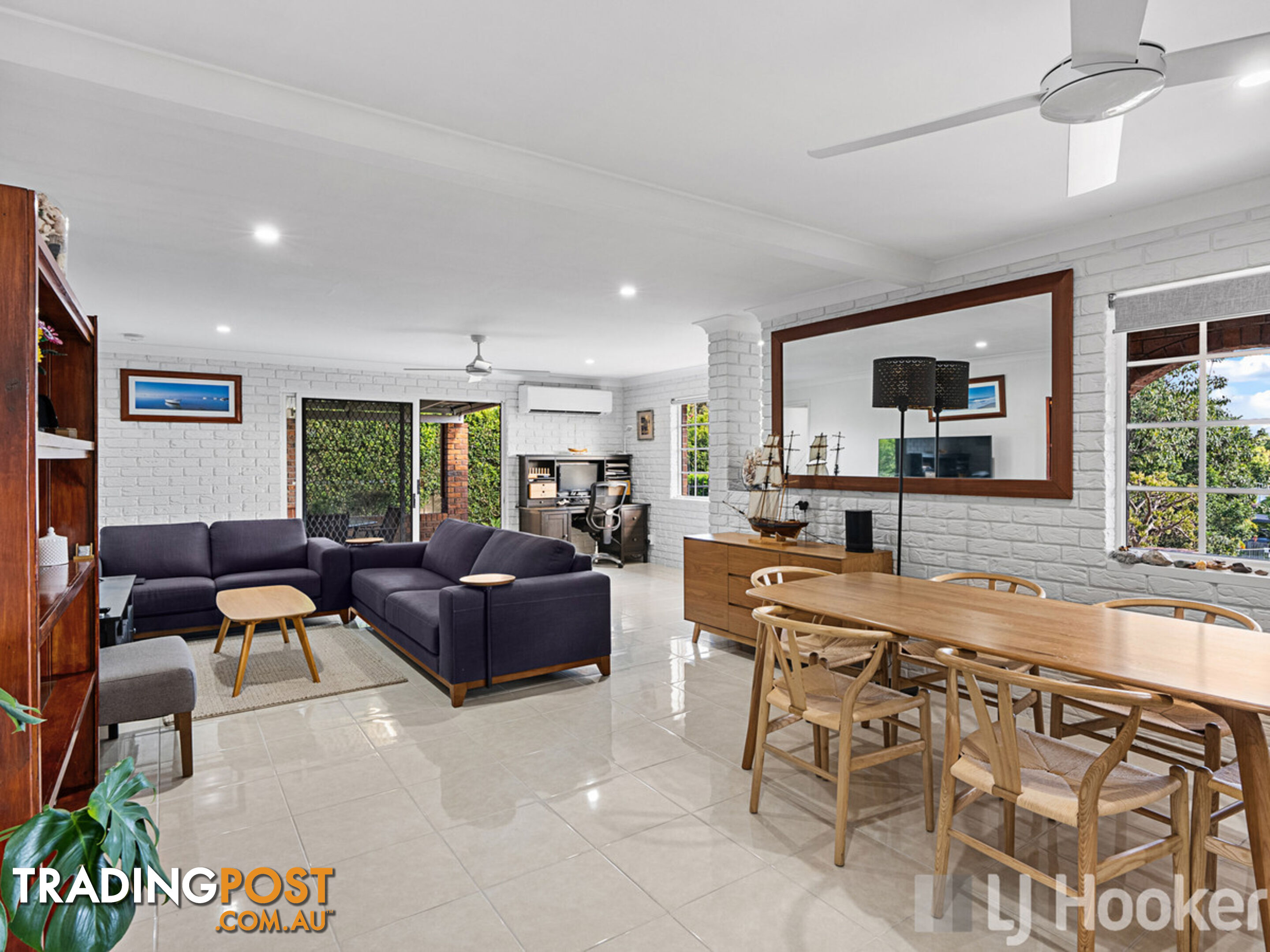 1 Lake View Drive THORNLANDS QLD 4164