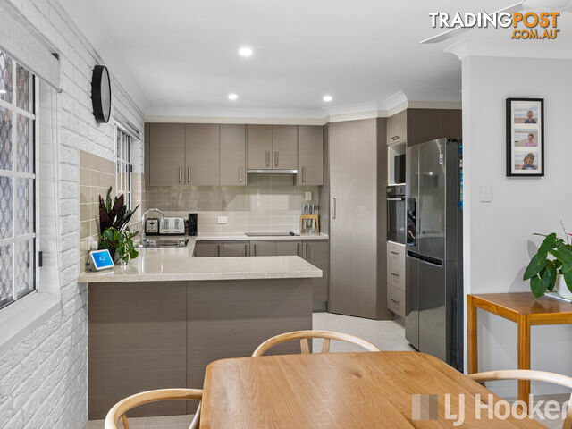 1 Lake View Drive THORNLANDS QLD 4164