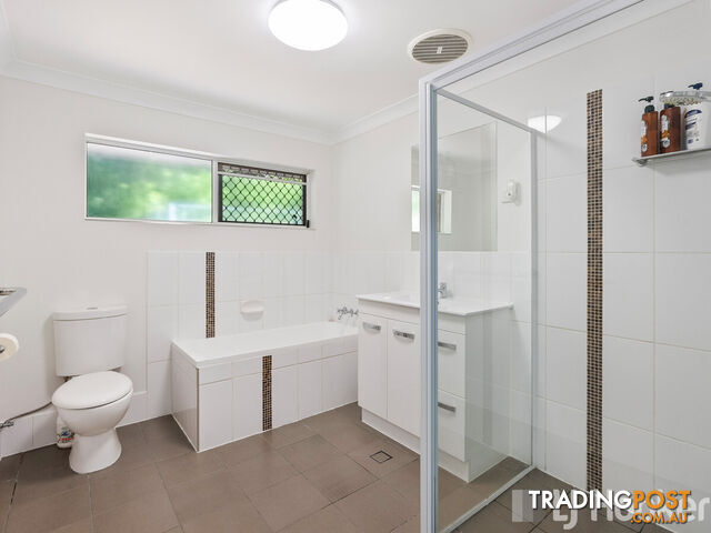 1 Lake View Drive THORNLANDS QLD 4164