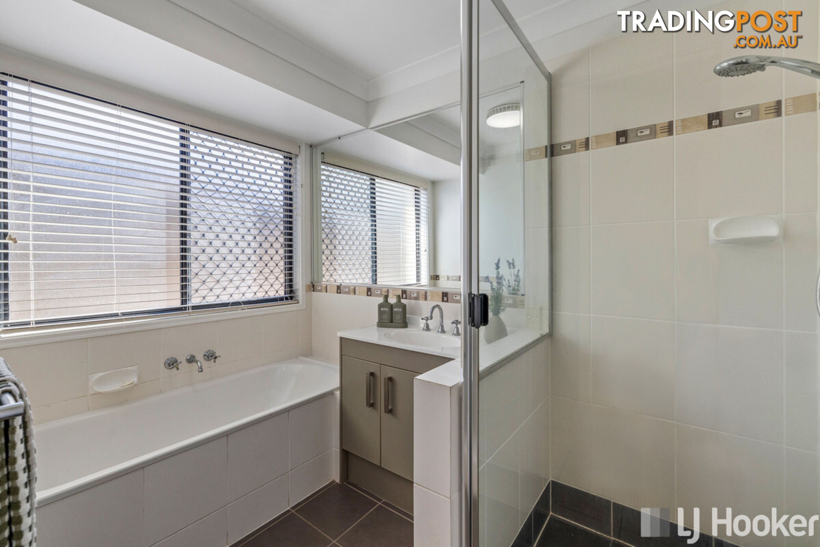 15 Sam Place THORNLANDS QLD 4164