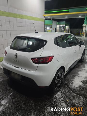 2013 Renault Clio Hatchback Automatic - photo 2 of 3
