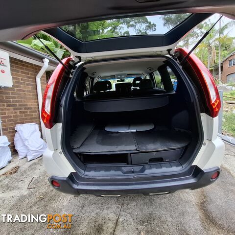 2011 Nissan X-Trail St-L -(4x4)-5 DR wagon