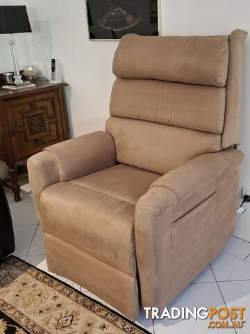 Aspire Signature Lift Recliner Chair (large)