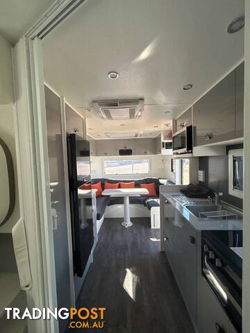 2021 NEW BIG CARAVAN - photo 2 of 17