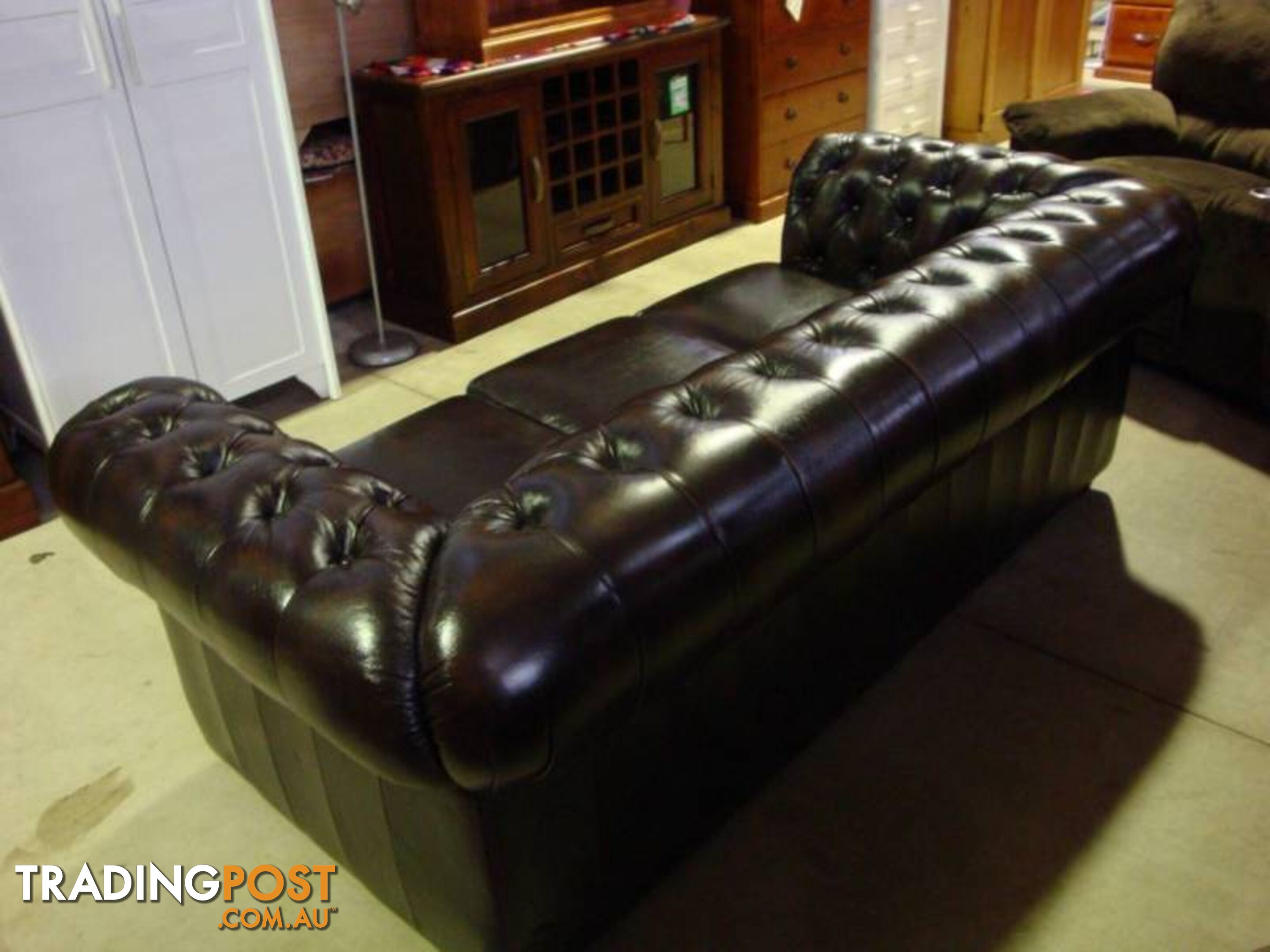 LOUNGE NEW CHESTERFIELD 100% COW LEATHER. RENT KEEP $25.30 PW