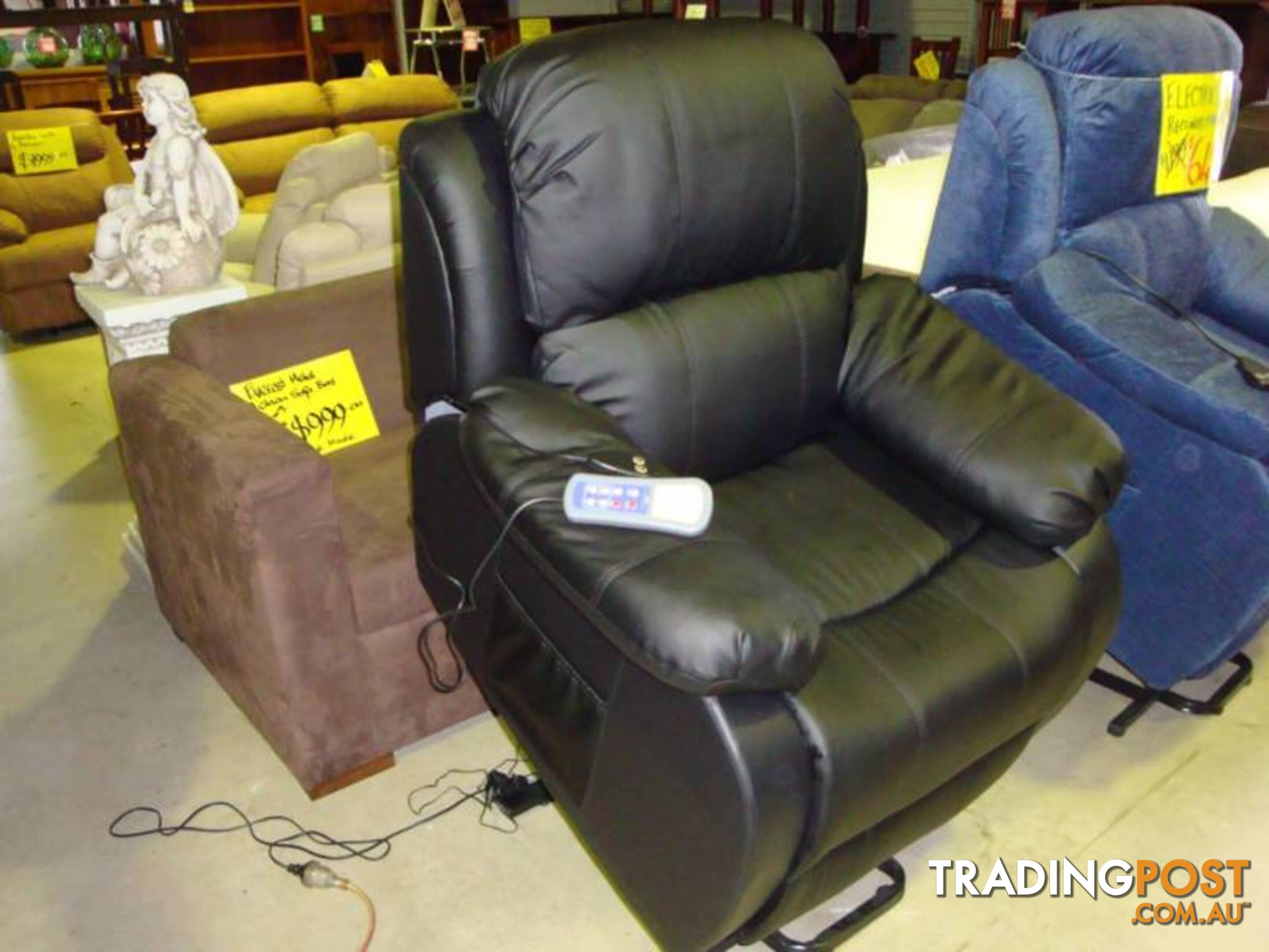 NEW ELECTRIC LIFT CHAIR REMOTE. MASSAGE AND HEAT. RENT $10.60PW