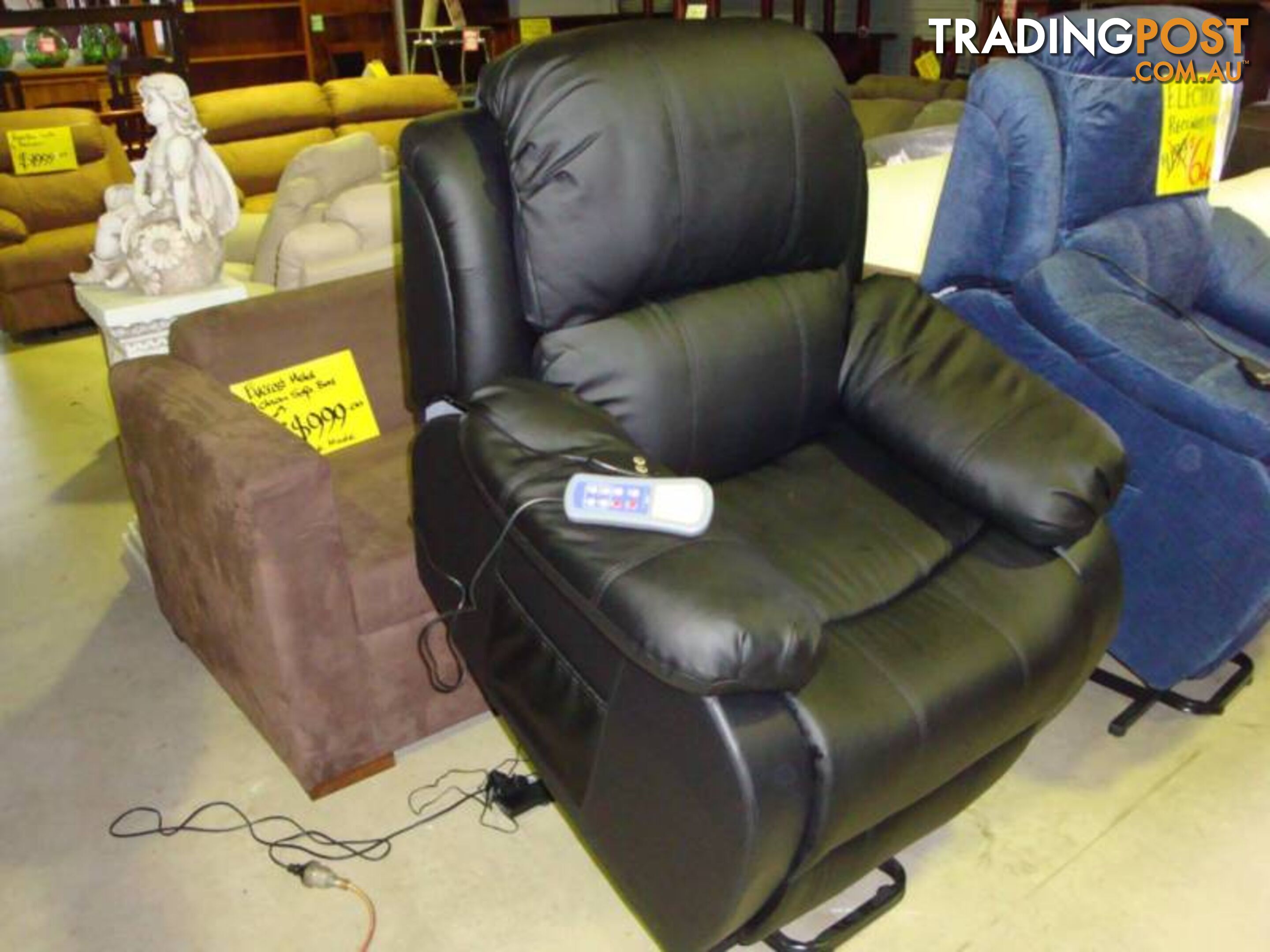 NEW ELECTRIC LIFT CHAIR REMOTE. MASSAGE AND HEAT. RENT $10.60PW