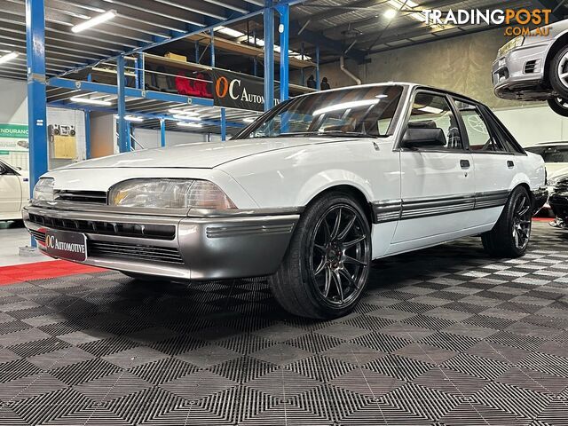 1986 HOLDEN COMMODORE SL VL 4D SEDAN