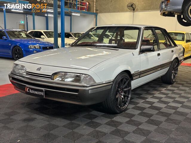 1986 HOLDEN COMMODORE SL VL 4D SEDAN