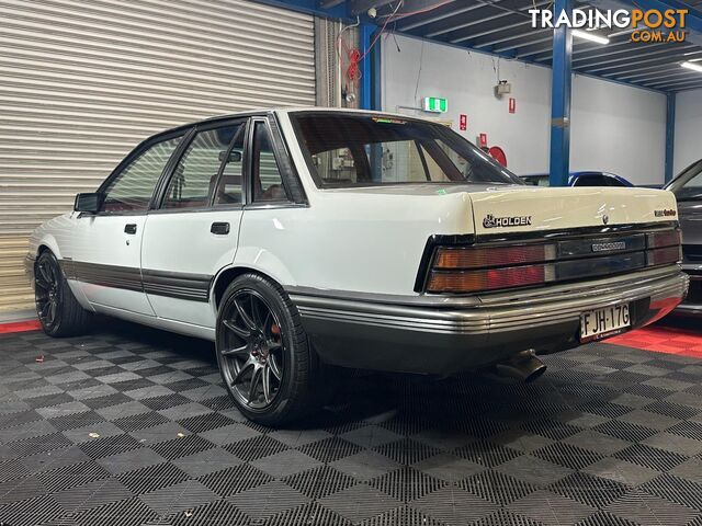 1986 HOLDEN COMMODORE SL VL 4D SEDAN