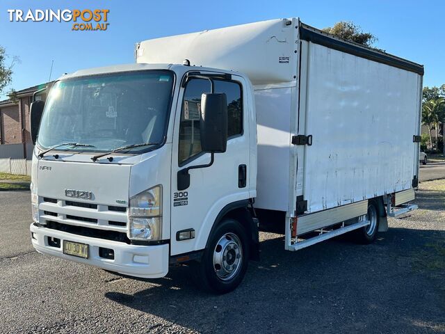 2013 ISUZU NPR 300 MEDIUM NH C/CHAS