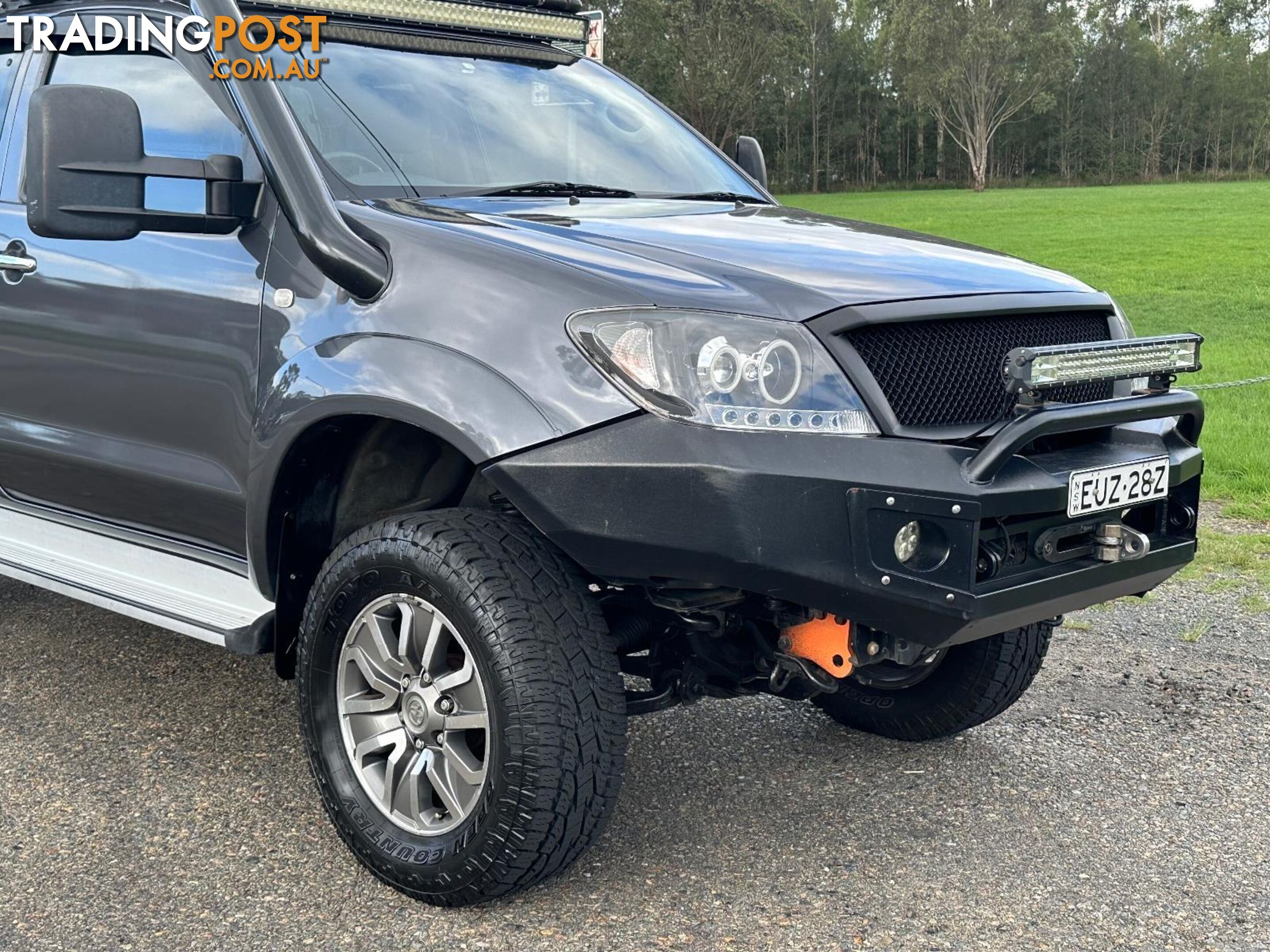 2010 TOYOTA HILUX SR (4x4) GGN25R 09 UPGRADE C/CHAS