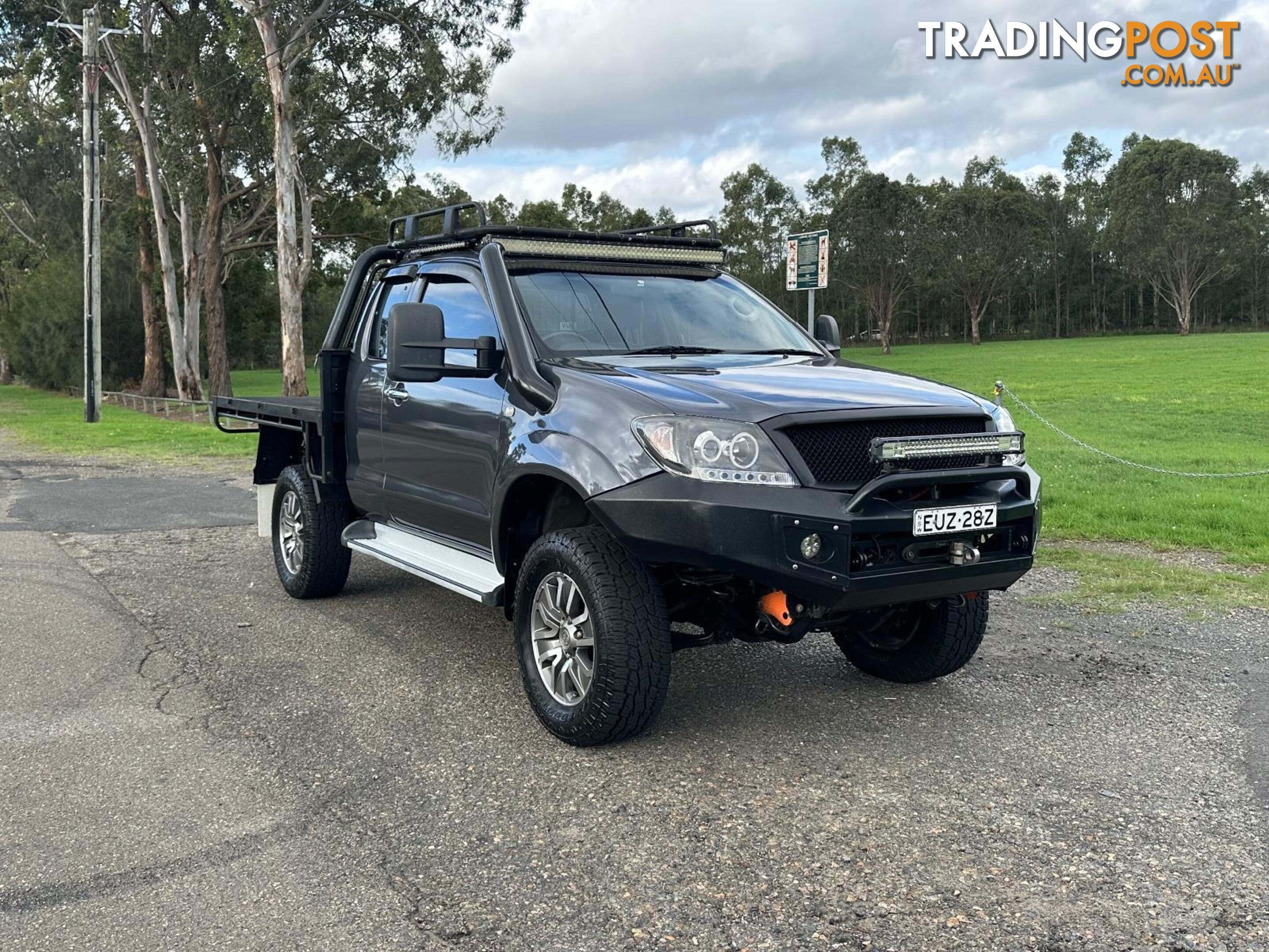 2010 TOYOTA HILUX SR (4x4) GGN25R 09 UPGRADE C/CHAS