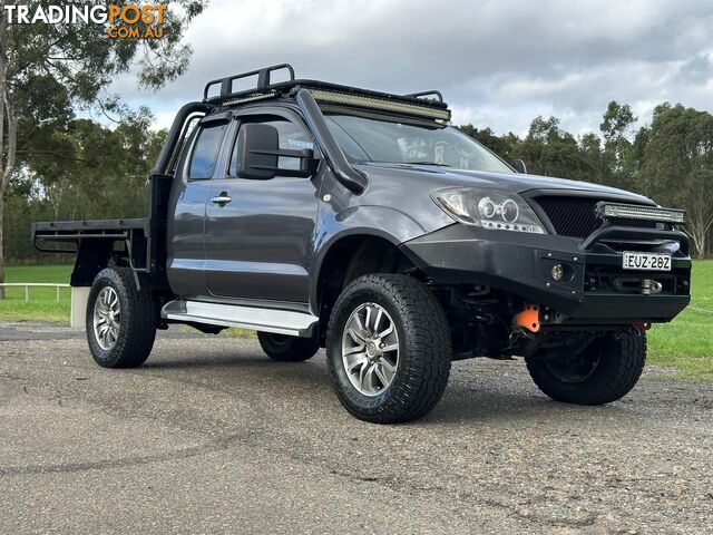 2010 TOYOTA HILUX SR (4x4) GGN25R 09 UPGRADE C/CHAS