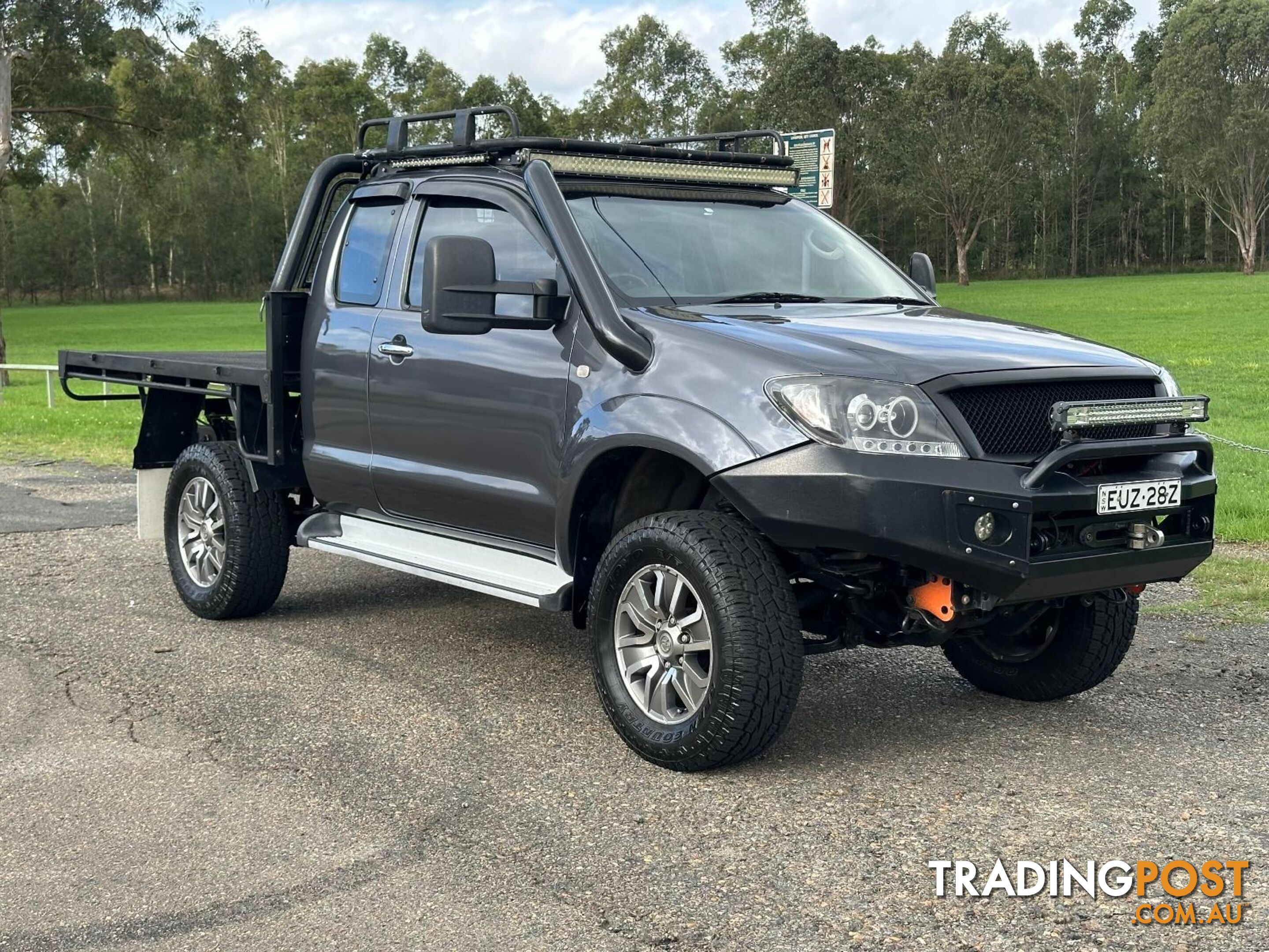 2010 TOYOTA HILUX SR (4x4) GGN25R 09 UPGRADE C/CHAS