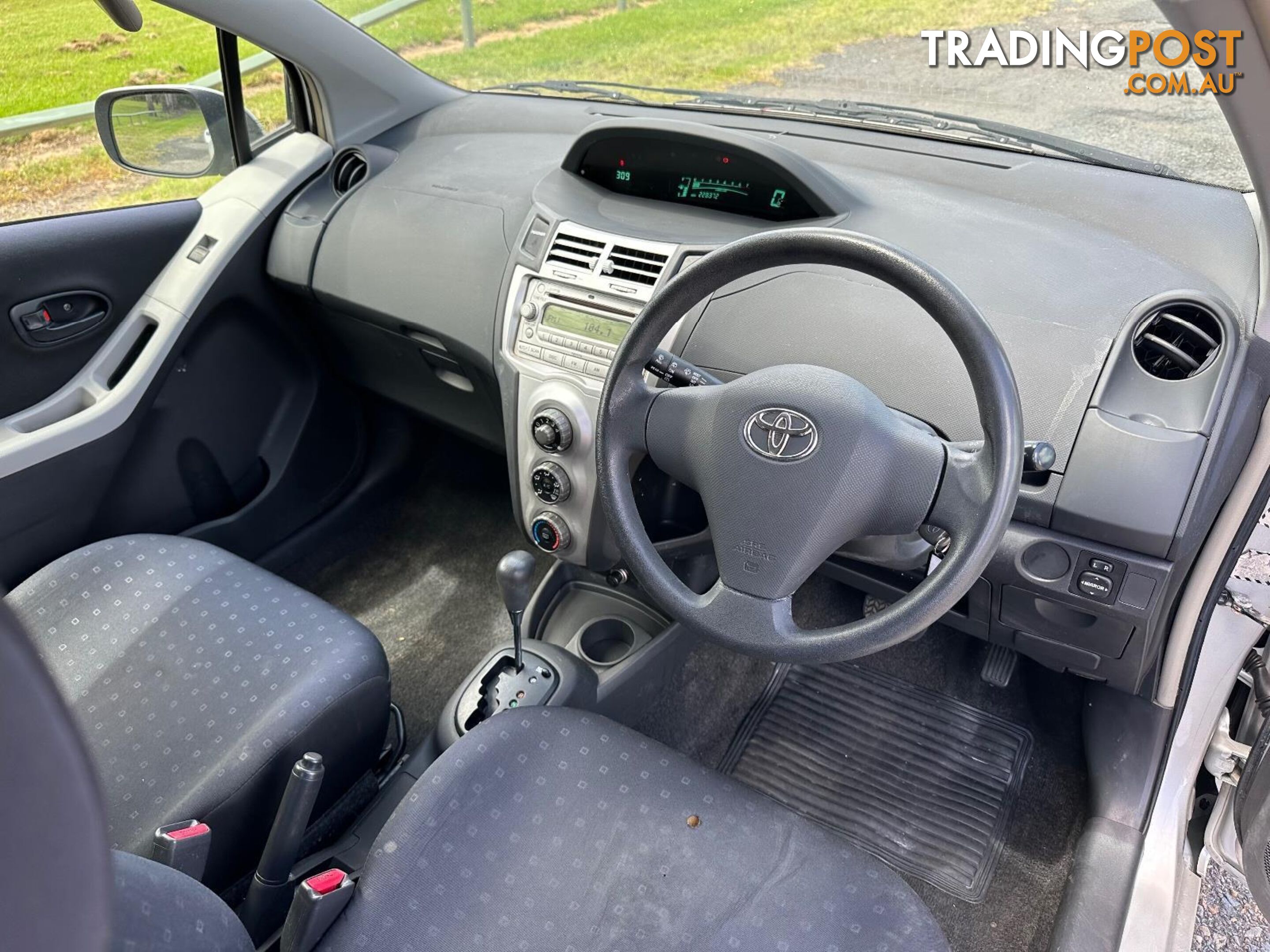 2006 TOYOTA YARIS YR NCP90R 3D HATCHBACK