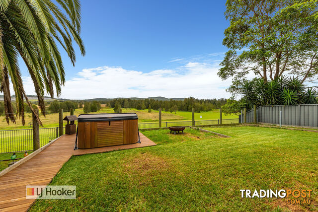 25 Holwell Circuit RAYMOND TERRACE NSW 2324