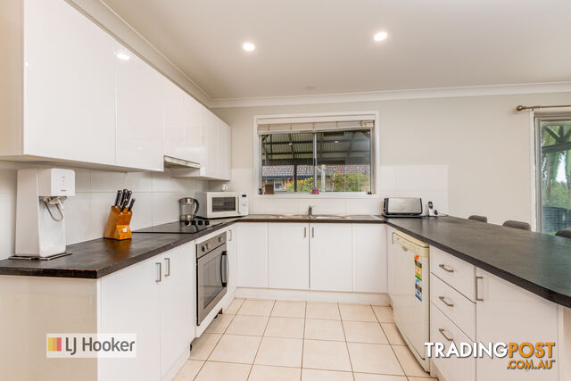 25 Holwell Circuit RAYMOND TERRACE NSW 2324