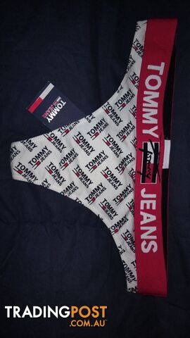 BRAND NEW WITH TAGS TOMMY HILFIGER LADIES THONGS SIZE M.