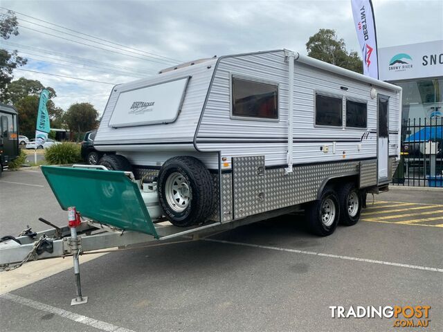 2009 BUSHTRACKER CUSTOM LAYOUT CARAVAN 18