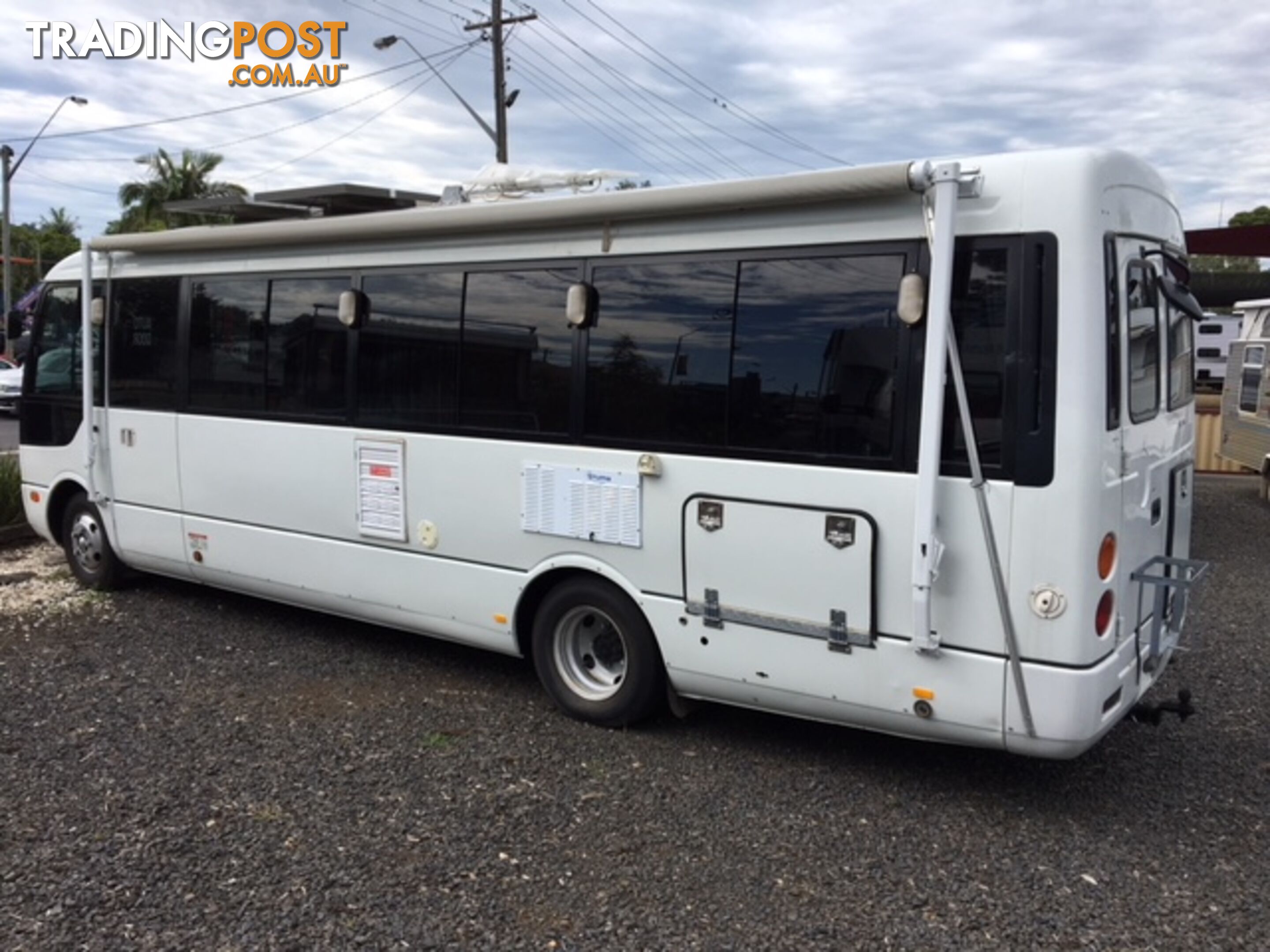 2004 Mitsubishi Rosa Motorhome