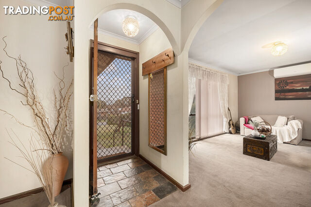 15 Pringle Street CHARNWOOD ACT 2615 - photo 3 of 15
