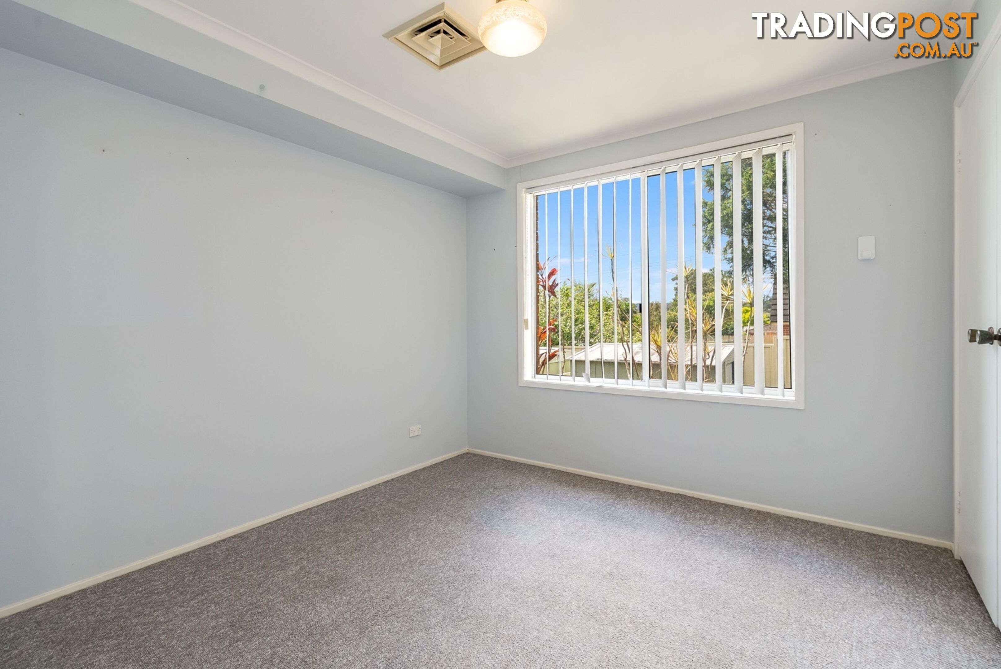 8 Yanderra Crescent NARARA NSW 2250