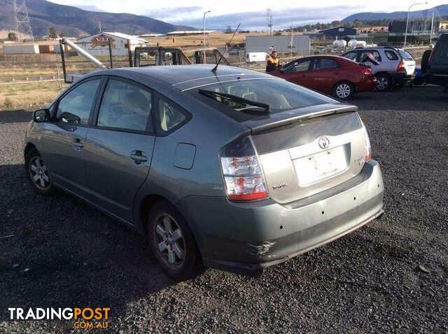 2004 Toyota Prius Wrecking now - photo 4 of 7