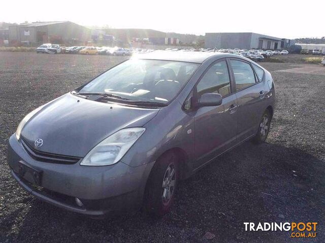2004 Toyota Prius Wrecking now - photo 3 of 7