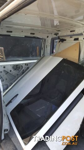 2003 Mercedes Benz Vito Wrecking - photo 3 of 7