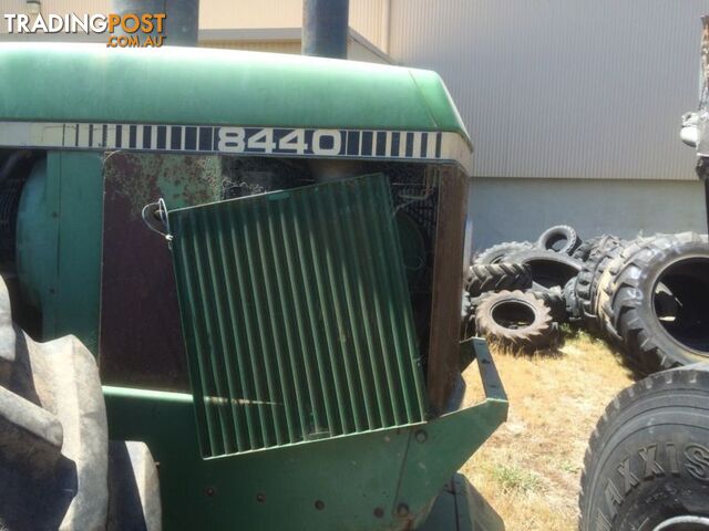 John Deere 8440 tractor now wrecking - photo 2 of 8