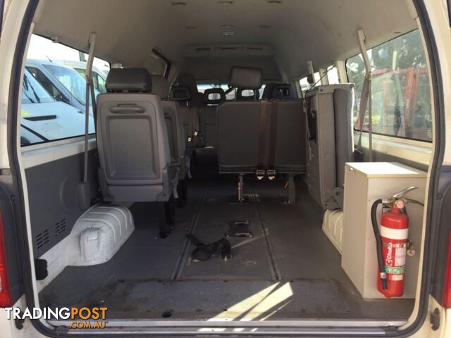 2008 Toyota Hiace Commuter 11 seater - now wrecking