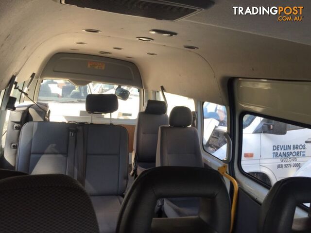 2008 Toyota Hiace Commuter 11 seater - now wrecking